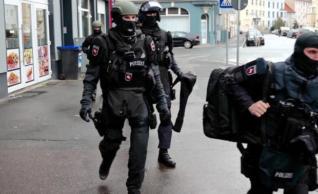 Niemiecka policja zatrzymała 2 islamistów. Jeden z nich mieszkał w ośrodku dla uchodźców
