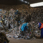 Niemiecki dziennik: "Śmieciowa mafia" wywozi odpady do Polski