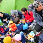 Niemiecki kontrwywiad ostrzega: Islamscy radykałowie mogą rekrutować uchodźców