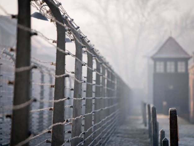 Niemiecki obóz Auschwitz – miejsce męczeństwa ponad miliona ludzi /Kay Nietfeld  /PAP