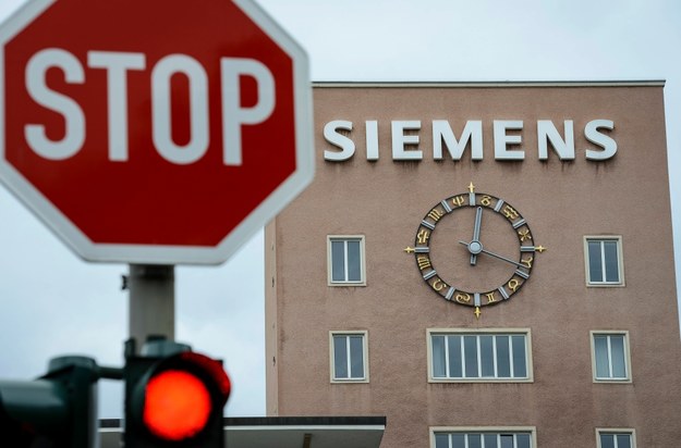 Niemiecki Siemens przechodzi restrukturyzację /DAVID EBENER /PAP/EPA