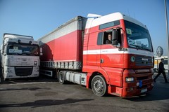 Niemieckie ciężarówki wciąż czekają na odprawę