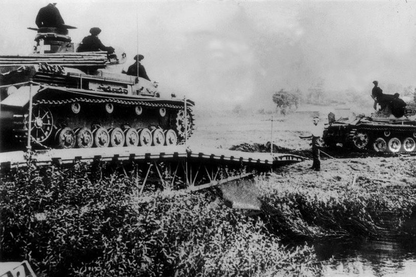 Niemieckie czołgi w czasie ofensywy w 1939 roku /AFP