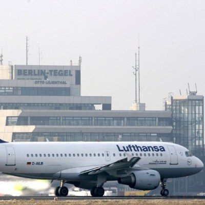 Niemieckie linie lotnicze Lufthansa do 2011 roku chcą zwolnić 15 proc. swojej załogi /AFP