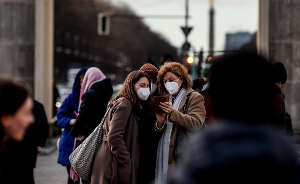 Niemieckie media: Rząd rozważa wprowadzenie kolejnych ograniczeń