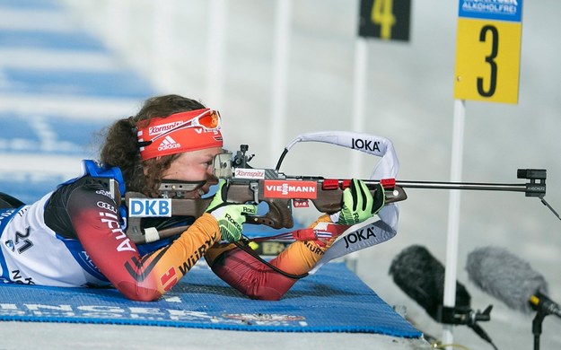 Niemka Laura Dahlmeier podczas strzelania //MAURI RATILAINEN /PAP/EPA