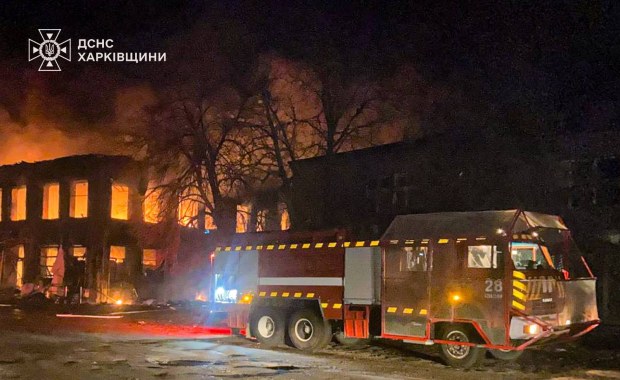 Niemowlę i 4-latka wśród rannych. "Setki dronów i pocisków" uderzyły w Ukrainę