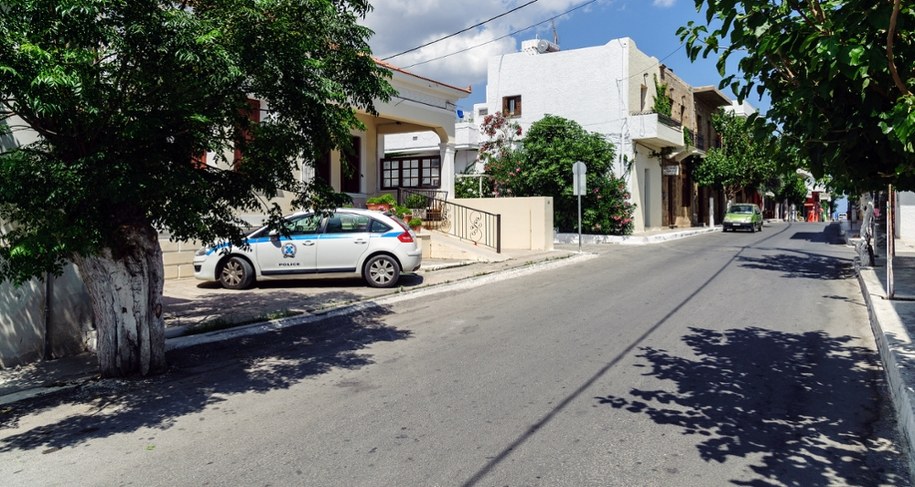 Niemowlę zmarło podczas snu. Rodzice zatrzymani przez grecką policję