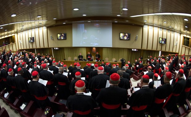 Nieobecność 8 kardynałów-elektorów blokuje konklawe 