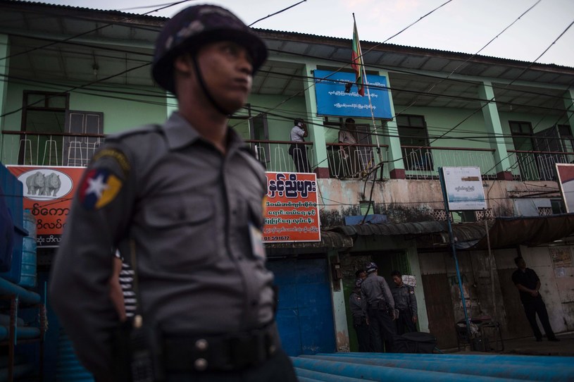 Nieoficjalnie mówi się, że w Rakhine zginęło kilkadziesiąt osób /AFP