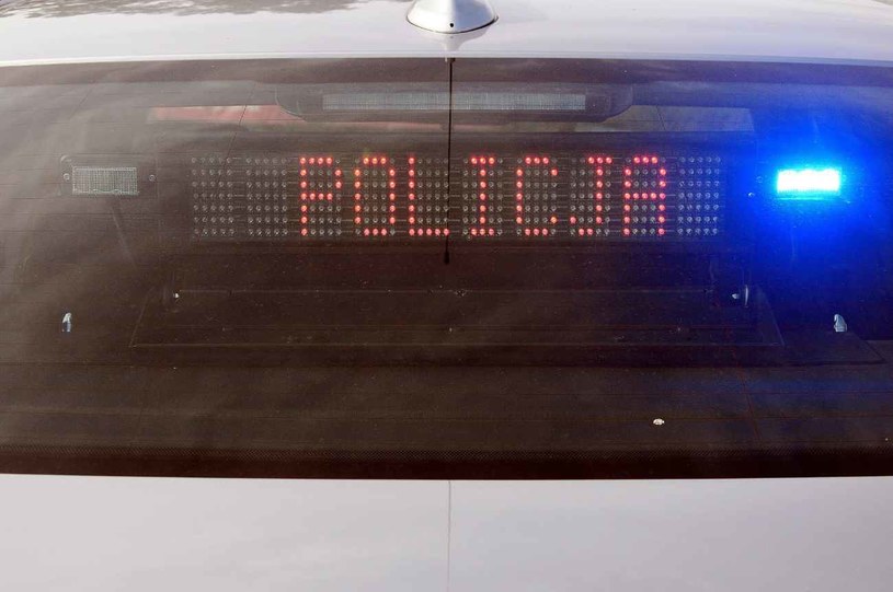 Nieoznakowane BMW Policji można poznać po czymś więcej, niż ekran za szybą /Stanisław Bielski/Reporter /East News