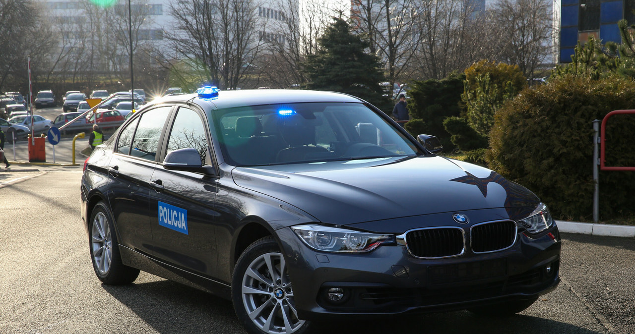 Nieoznakowane radiowozy policji trudno odróżnić od zwykłych modeli BMW /Tomasz Kawka /East News