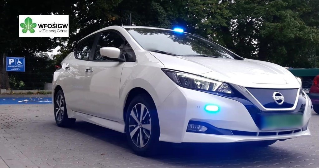 Nieoznakowany Nissan Leaf /ITD