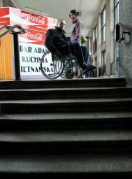 Niepełnosprawni będą mieli jeszcze większe problemy z pracą. Fot.: Michał Niwicz /Agencja SE/East News