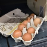 Niepokój o ceny jaj przed świętami. "Bardzo trudna sytuacja"