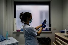 Niepokojące informacje na temat szczepionki AstraZeneca