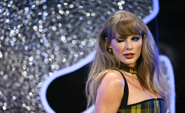 "Nieporównywalny fenomen". Fani posłuchali apelu Taylor Swift