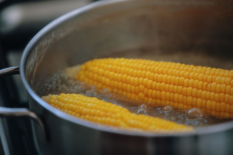 Niepozorna kukurydza ma w sobie wiele wartości odżywczych /Getty Images