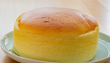 Niepozorne ciasto, które przetrwało wieki. Bez masła i proszku do pieczenia, a puszyste