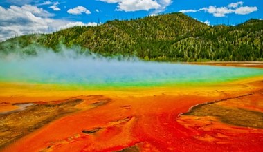 Nieprawdopodobne zdarzenie w Yellowstone. Wjechali do kwaśnego jeziora