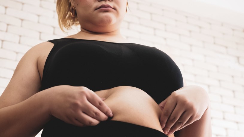 Nieprawidłowe odżywianie się jest jednym z czynników ryzyka otyłości, a co za tym idzie, chorób nowotworowych! /123RF/PICSEL