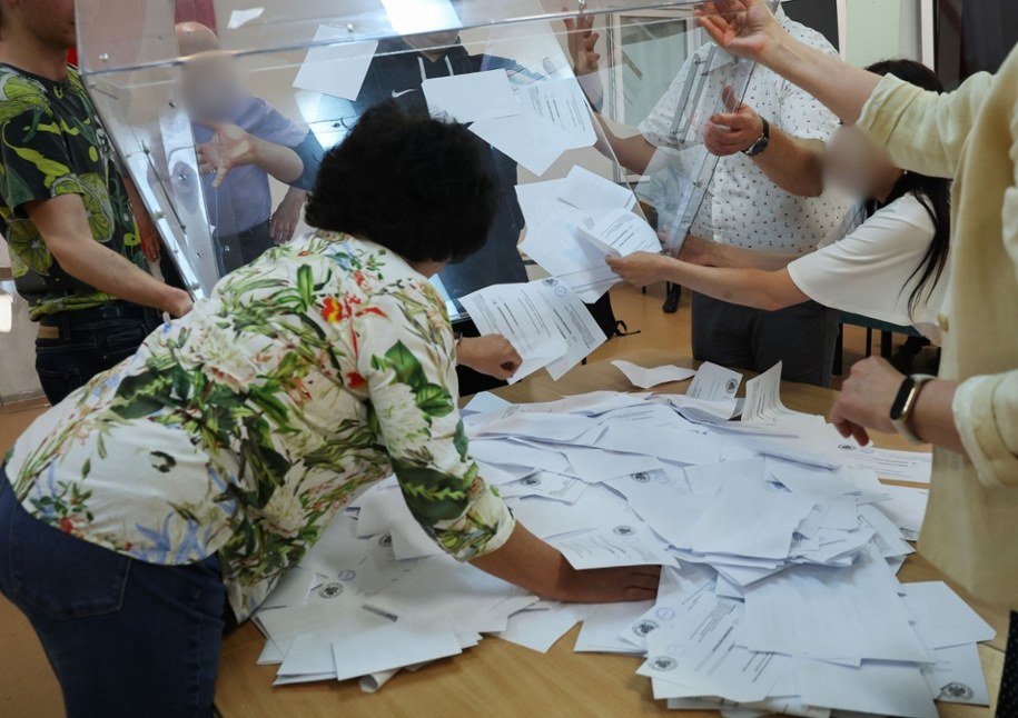 Nieprawidłowości podczas liczenia głosów w Gdańsku /Marian Zubrzycki /PAP