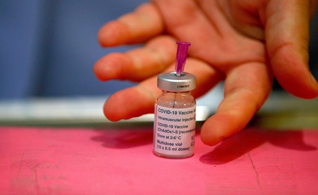 Nieprawidłowości przy szczepieniach grupy zero w Sandomierzu. Preparat przyjął starosta