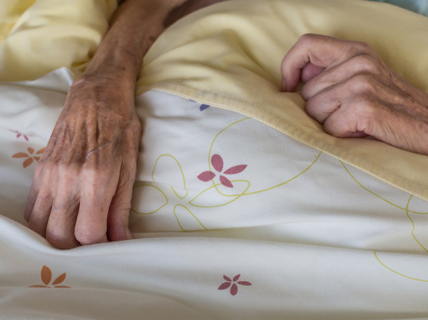 Nieprawidłowości w Centrum Opieki Dla Osób Starszych w Konstancinie, jest zawiadomienie do prokuratury /Shutterstock