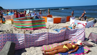 Nierozważne opalanie to prosta droga do nowotworów skóry