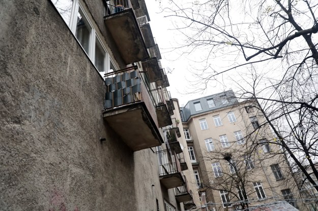 Nieruchomości przy ulicy Hożej 25 i 25 a od strony ulicy Skorupki /Tomasz Gzell /PAP