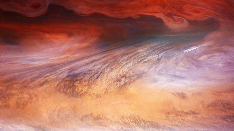 Niesamowity obraz wnętrza jednego z cyklonów na Jowiszu w obiektywie sondy Juno /Geekweek