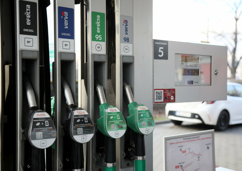 Niestety, ale ceny paliw wkrótce znów zaczną rosnąć /Wojciech Olkuśnik /East News