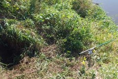 Nieszczęśliwy wypadek. 72-latek wpadł do rowu wykopanego przez bobry, zginął na miejscu 