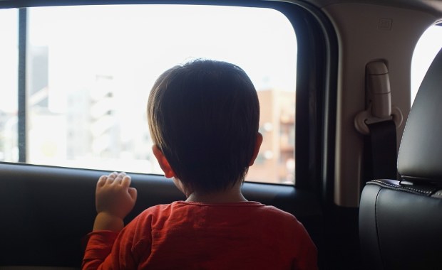 Nietrzeźwa za kierownicą, w środku 2-letni syn. 30-latka zatrzymana