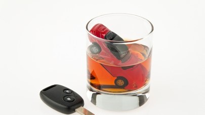 Nietrzeźwi kierowcy zatrzymywani co 7 minut. Niepokojący raport