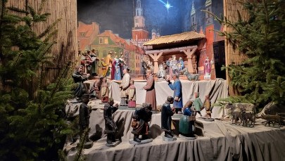 Nietypowa szopka bożonarodzeniowa w Poznaniu. "To dobra lekcja historii Polski"