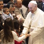 Nietypowe zachowanie papieża Franciszka podczas spotkania z wiernymi