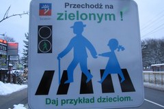 Nietypowe znaki przy przejściach dla pieszych w Szczecinie