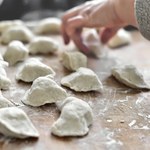 Nietypowy farsz, aksamitne ciasto. Przepis na pierogi srokate mam od kuzynki spod Rzeszowa