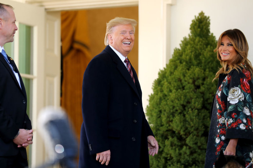 Nietypowy gość w Białym Domu przysporzył wiele radości Melanii i Donaldowi Trump /Getty Images