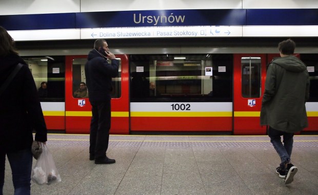 Nietypowy incydent w warszawskim metrze. Do tunelu wbiegło dwóch mężczyzn