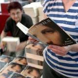 Nieustanny boom na książki papieża i o papieżu /AFP