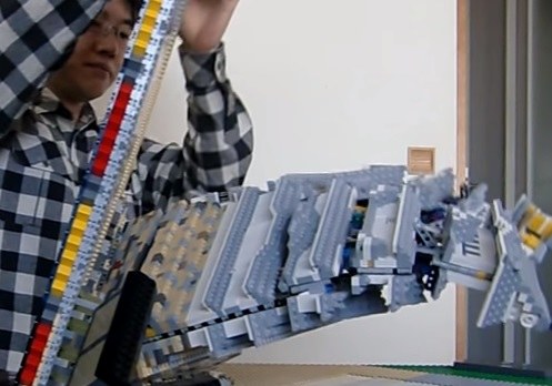 Niewiarygodna składanka z LEGO /materiał zewnętrzny