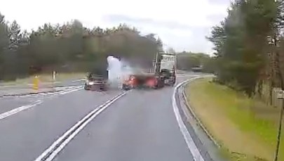 Niewiarygodne! Ciężarówka w poślizgu na mokrej drodze, a potem stało się to