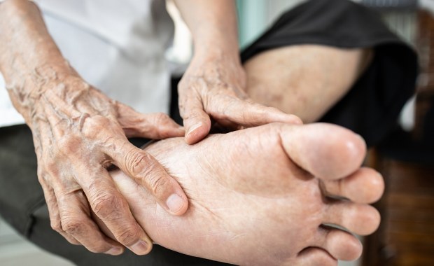 Niewidzialna epidemia w Polsce. 200 tysięcy osób z aktywnymi ranami