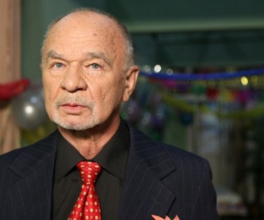 Niewielu wie, że zmienił nazwisko. Prawda o polskim aktorze wyszła na jaw po latach