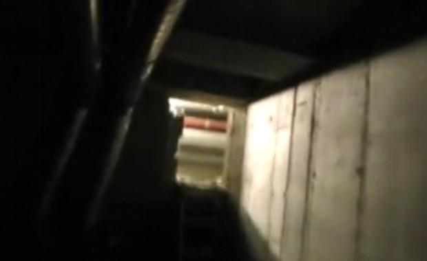 Niezabezpieczonym tunelem można było dostać się pod PGE Arenę - zobacz film