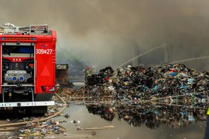 Niezaopiekowane odpady? Mafia śmieciowa je spali i zarobi na nich krocie