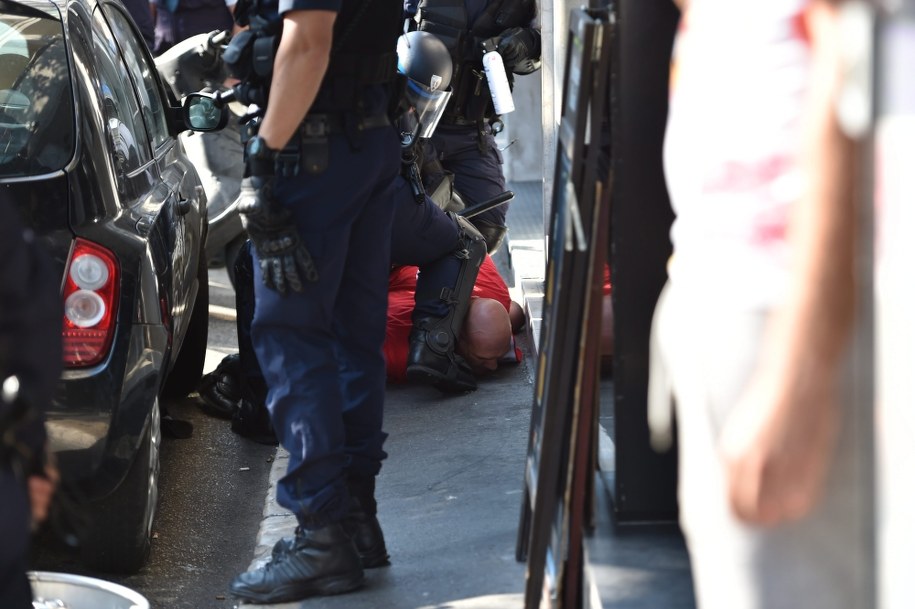 Niezbędna była interwencja policji /PETER POWELL   /PAP/EPA