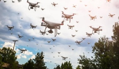 Niezidentyfikowane drony teraz pojawiają się nad bazami w Czechach